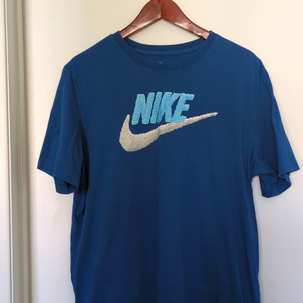 Men's Nike Tee (L)